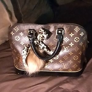 Louis Vuitton alma pm
